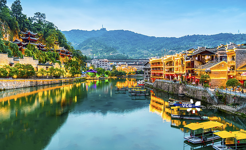 贵州镇远古城夜景图片素材