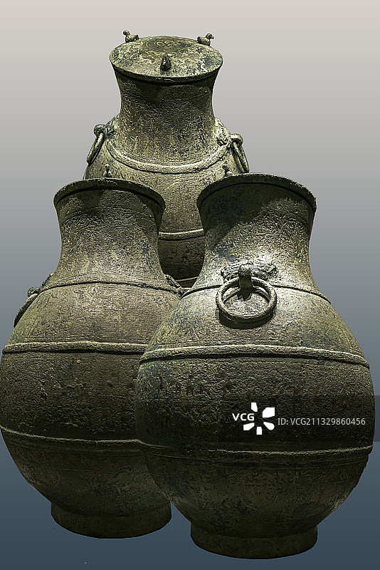 四川博物馆馆藏战国时期文物，水陆攻战纹铜壶图片素材