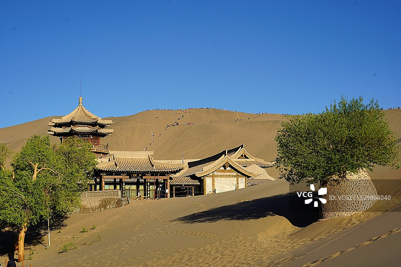 鸣沙山月牙泉图片素材