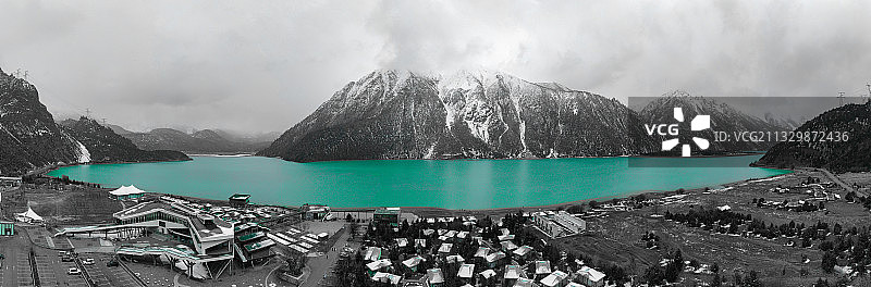 然乌湖全景航拍图片素材