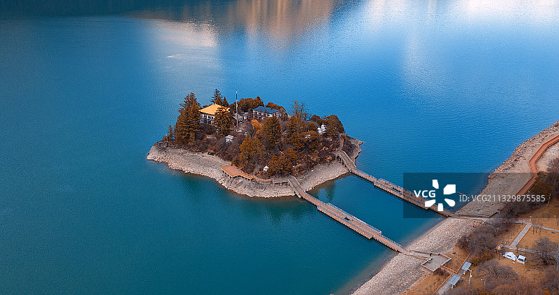 航拍巴松措图片素材