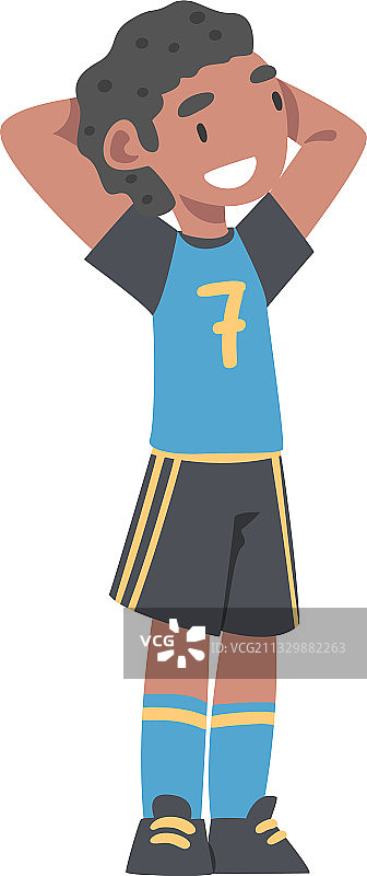 快乐的非洲裔可爱儿童足球运动员图片素材