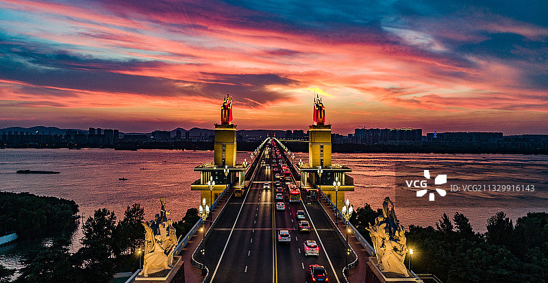 南京长江大桥傍晚图片素材