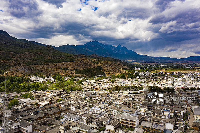 航拍云南丽江束河古镇图片素材