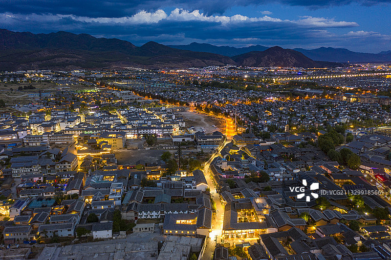 航拍云南丽江束河古镇图片素材