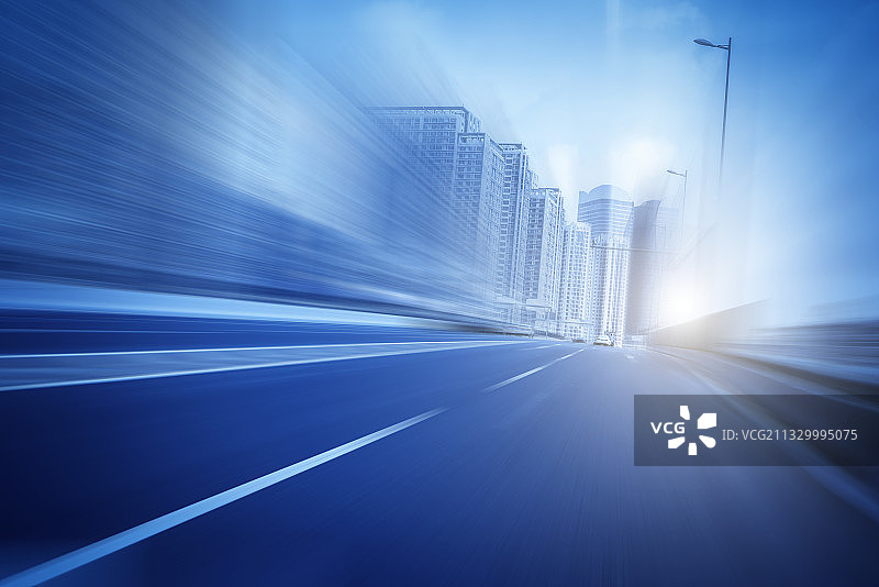 高速公路和城市建筑图片素材