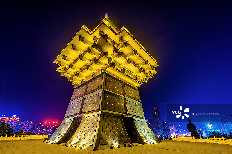 中国湖北随州神农坛夜景风光图片素材