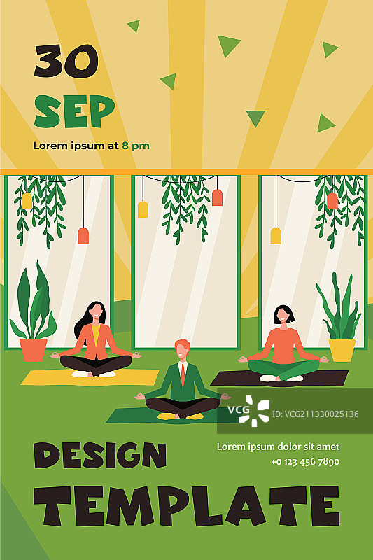 做瑜伽的快乐上班族图片素材