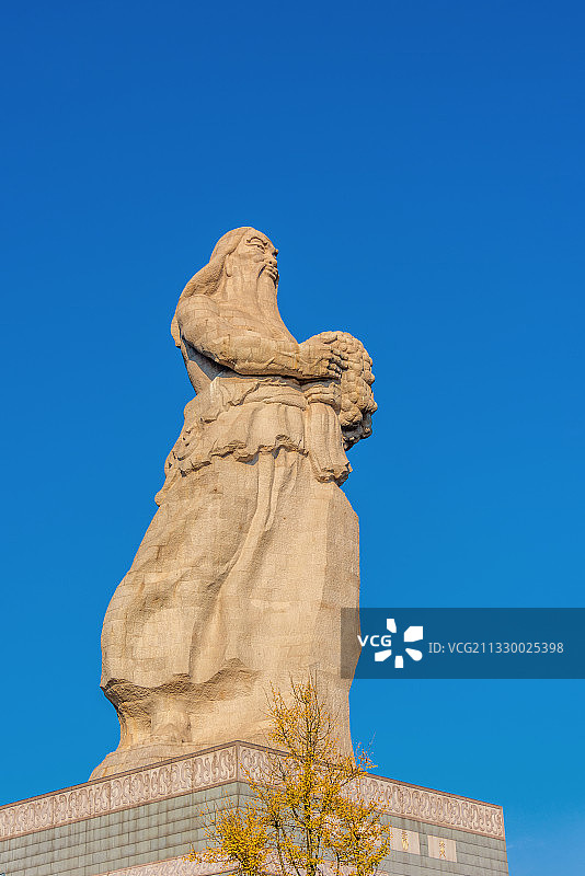 中国湖北随州炎帝故里露天神农大像图片素材