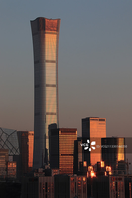 夕阳映射下的北京CBD图片素材