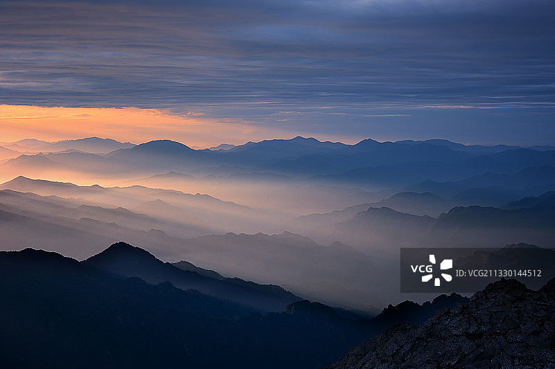 秦岭之巅的晨曦图片素材
