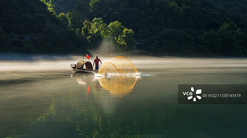 雾漫小东江（7）图片素材