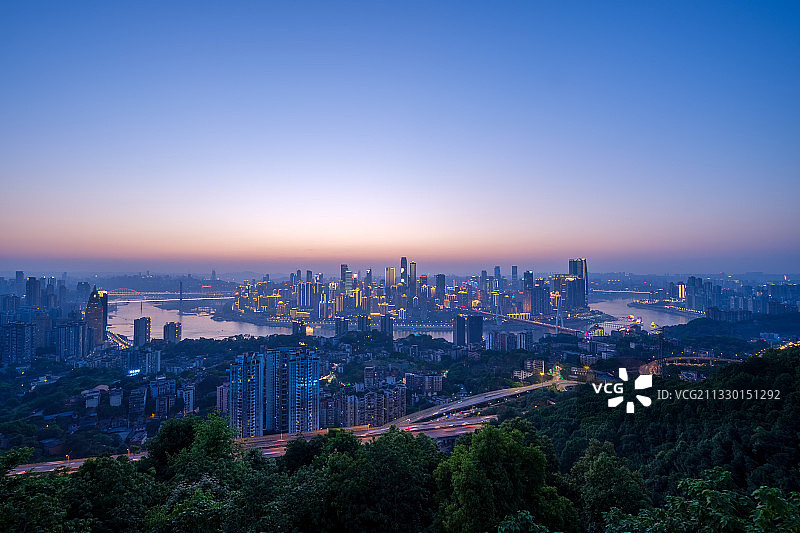 重庆渝中半岛夜景-南山一棵树观景台图片素材
