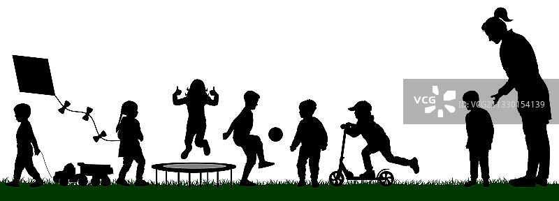 孩子们在幼儿园玩耍图片素材