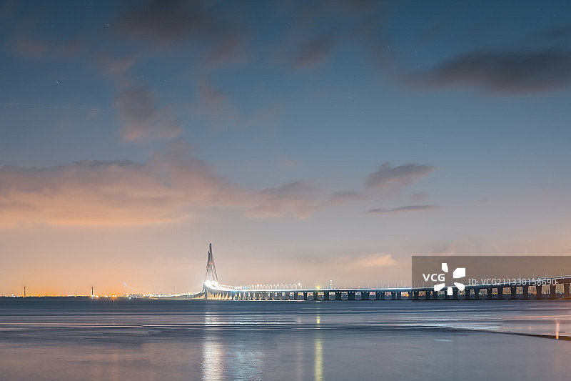 上海市崇明岛上海长江大桥落日图片素材