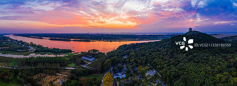 飞跃采石矶图片素材
