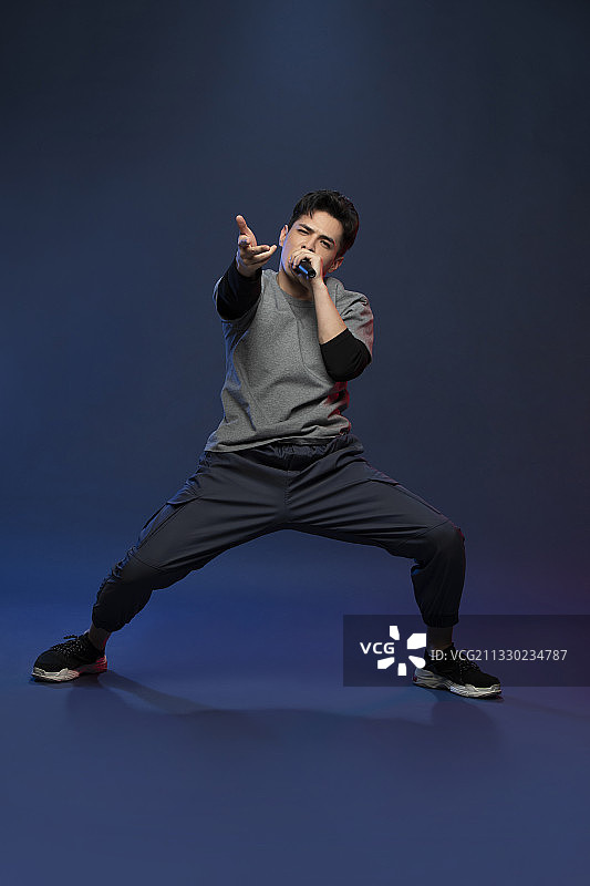 年轻的说唱歌手图片素材