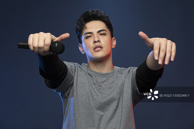 年轻的说唱歌手图片素材