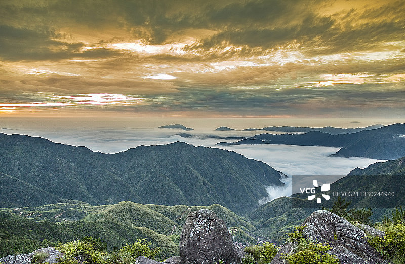 括苍山云海峡谷图片素材