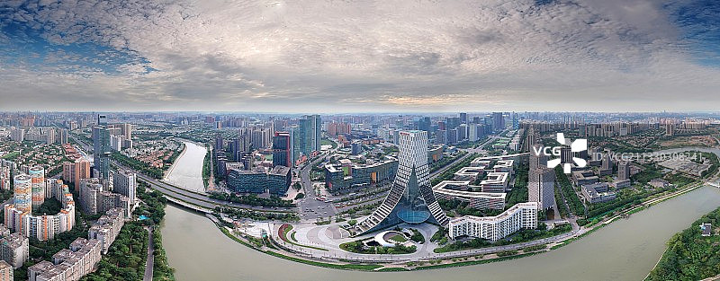 航拍晴天中的成都高新区中欧中心及周边建筑图片素材