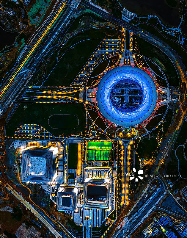 东安湖大运会主场馆夜景图片素材