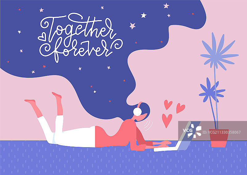 着迷的女孩躺在地板上使用图片素材