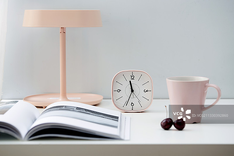 办公室早餐和表图片素材