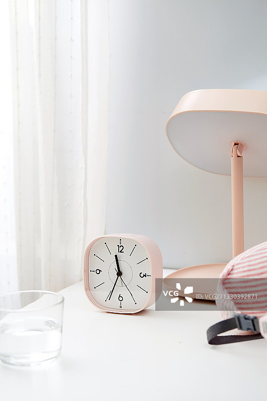 办公室早餐和表图片素材