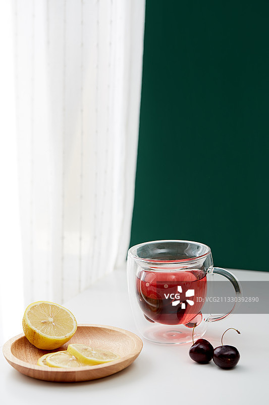 圣诞主题道具玻璃杯图片素材