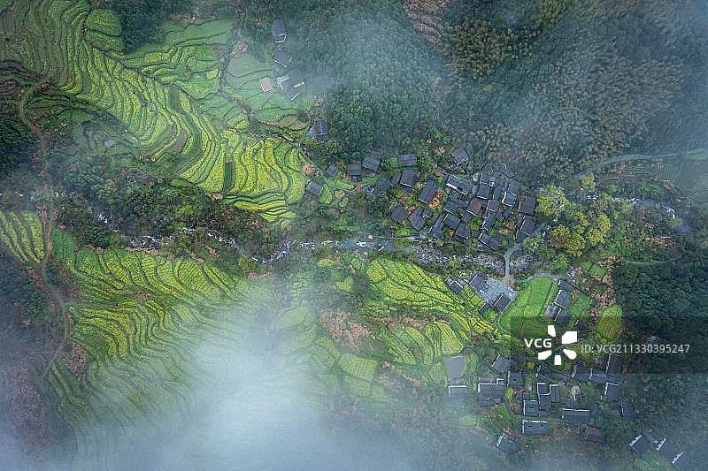 安徽省池州市石台县白石岭村春季景色图片素材