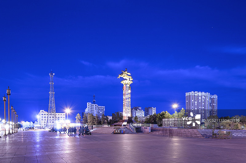 成吉思汗广场夜景图片素材