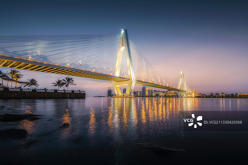 海口地标建筑世纪大桥图片素材
