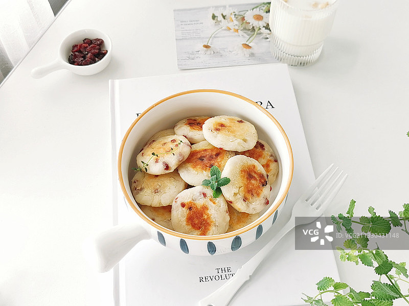 蔓越莓山药饼图片素材