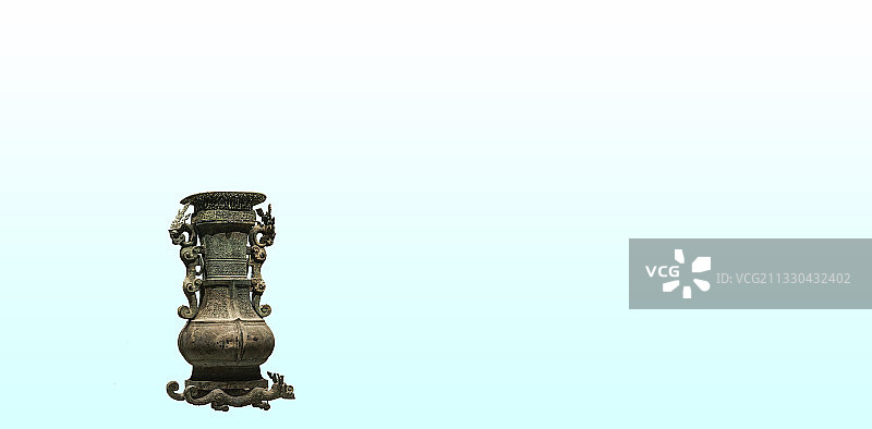 负重前行的龙，青铜器龙耳虎足方壶，淅川出土图片素材