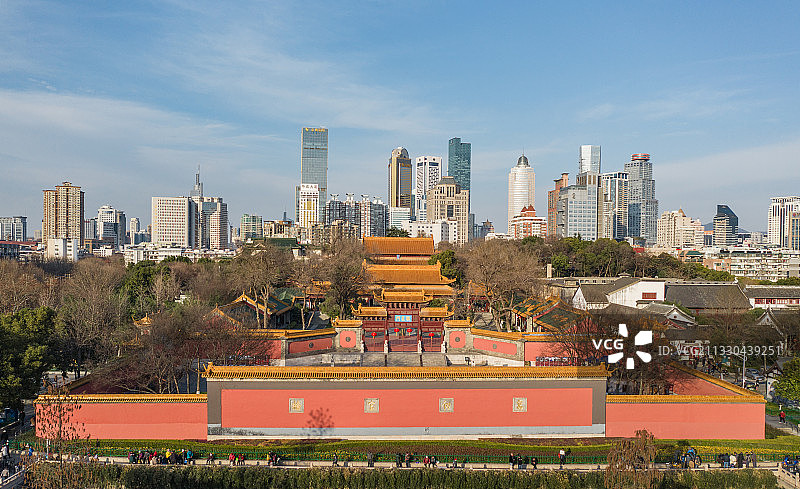 南京朝天宫与城市天际线图片素材