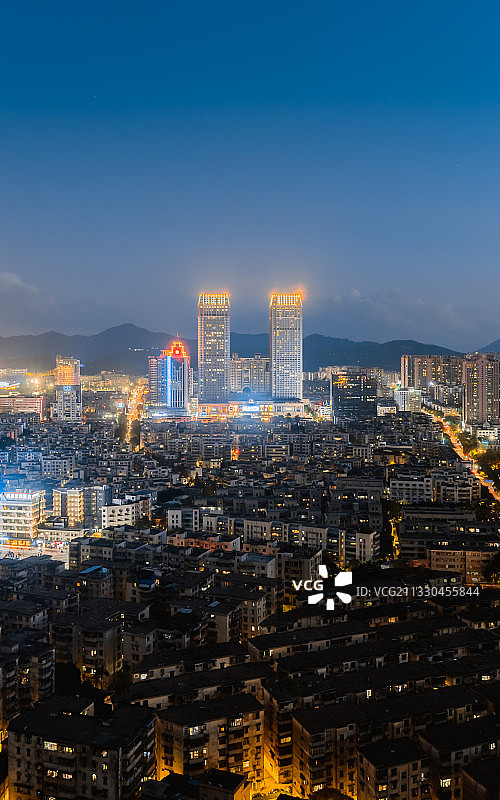 日落蓝调下的中山市区 交通 房地产 市中心 伟人故里 道路图片素材