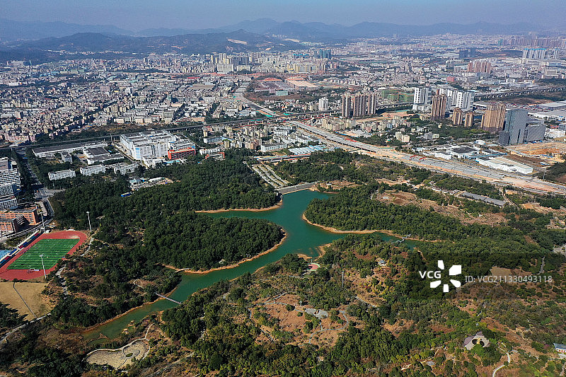 广东省深圳市坪山区聚龙山生态公园航拍图片素材