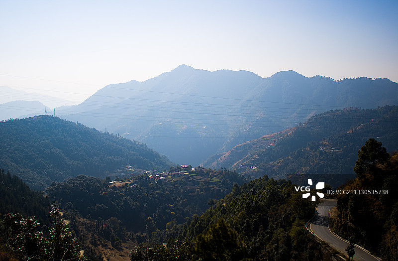 印度北阿坎德邦的壮丽山景图片素材