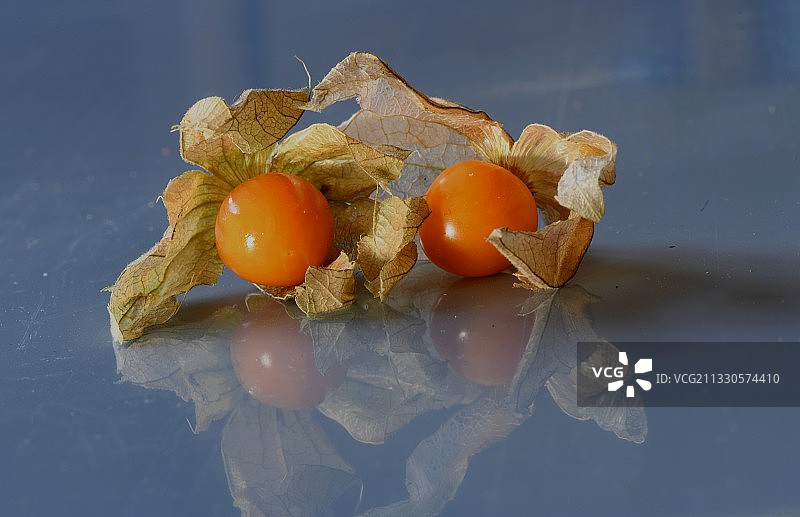 桌上的冬季樱桃特写，法国图片素材