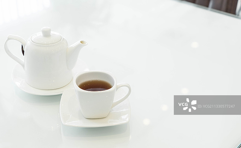 桌上茶杯特写图片素材