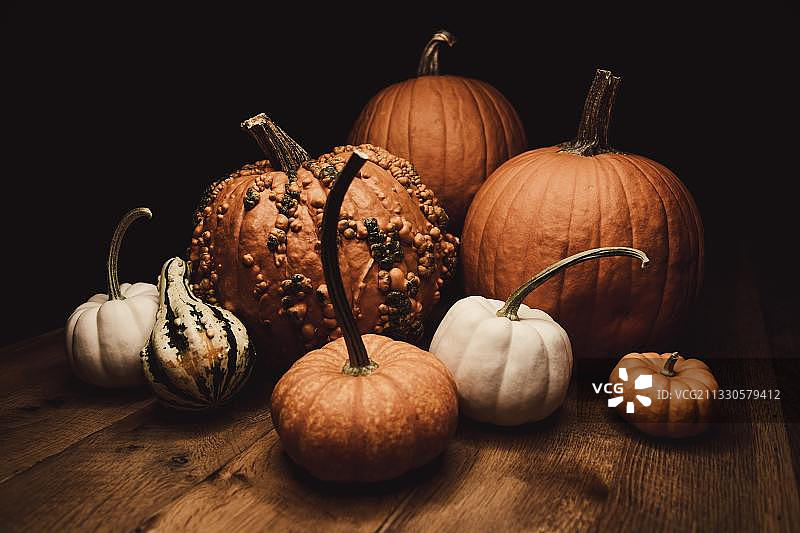 桌子上南瓜的特写图片素材