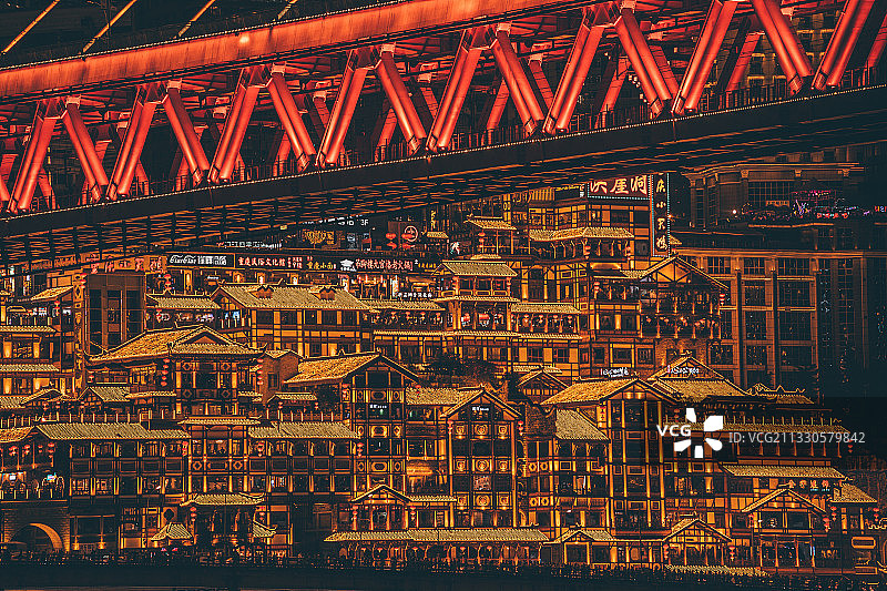 洪崖洞于千厮门大桥同框图片素材