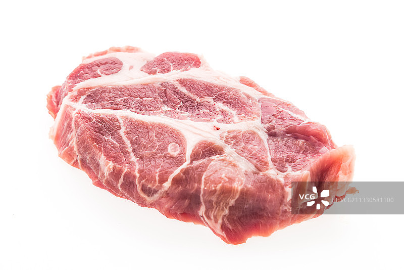 白色背景上的红色肉类特写图片素材