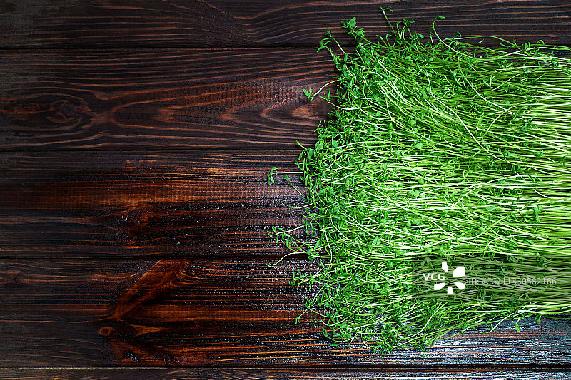 桌子上的蔬菜的高角度视图图片素材