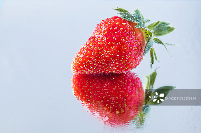 克罗地亚杜戈塞洛白色背景上的草莓特写图片素材