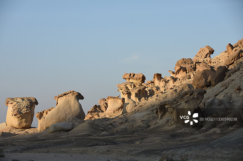 伊朗霍尔木兹甘省格什姆岛岩层全景图片素材