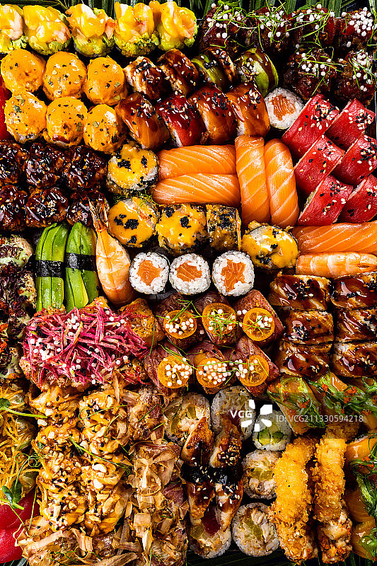 俄罗斯圣彼得堡市场上出售的蔬菜全景照片图片素材