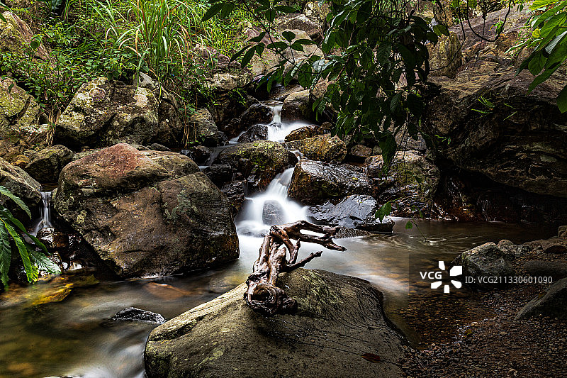 海南琼中县百花岭山间流水图片素材