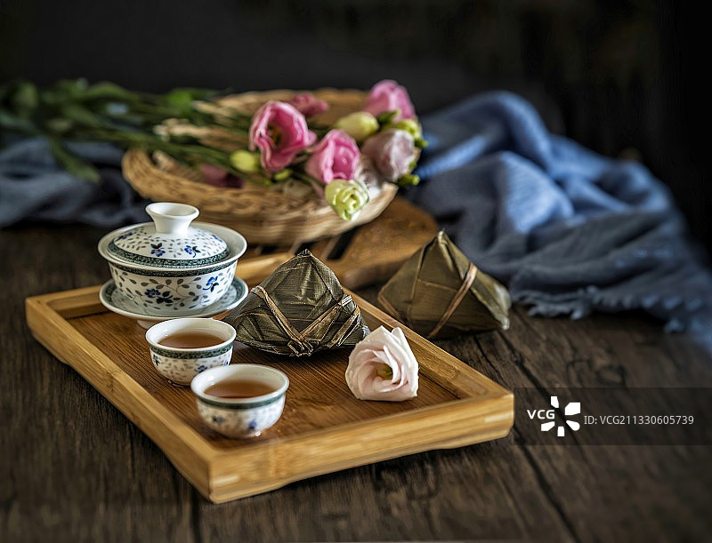 粽子清茶   绵香粽子就清茶，端午快乐心情佳。图片素材