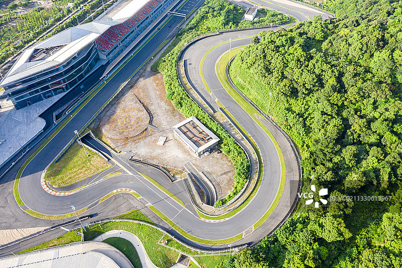 航拍汽车赛道图片素材